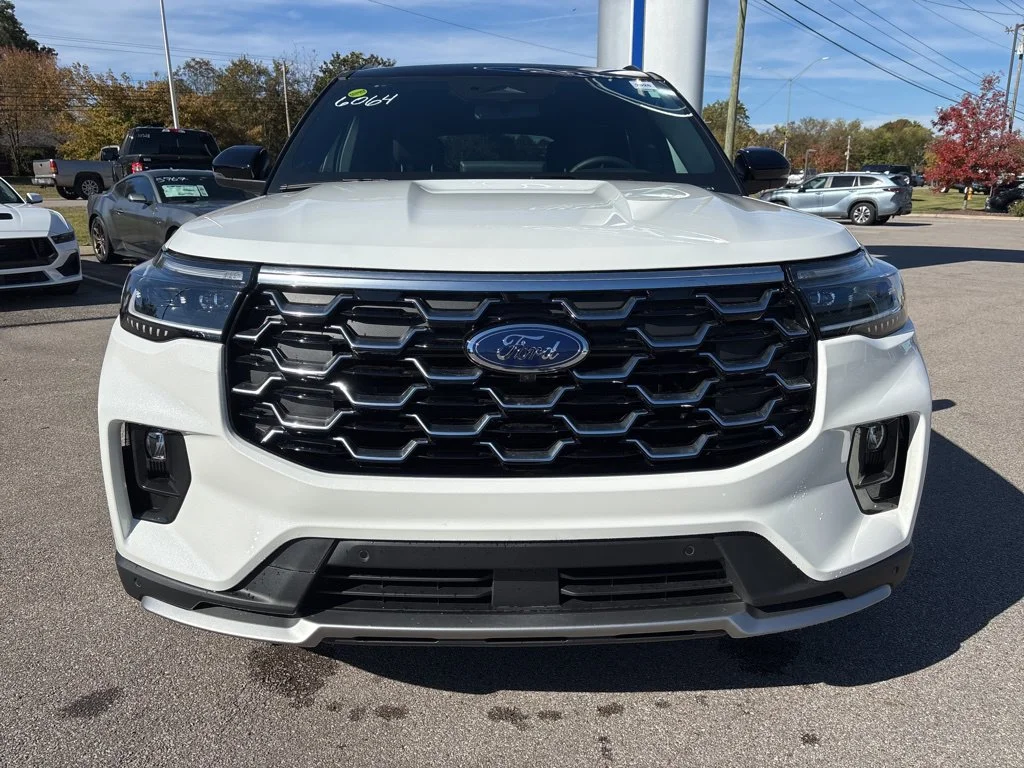 New 2026 White Ford Platinum image 3