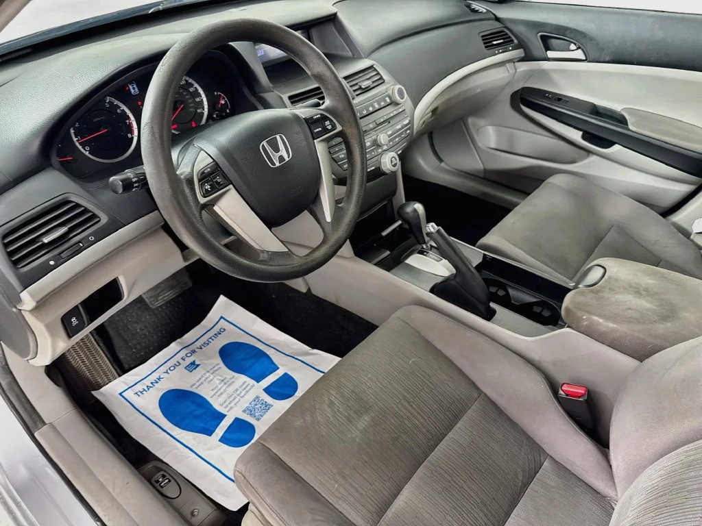 Used 2012 Alabaster Silver Metallic Honda LX image 10