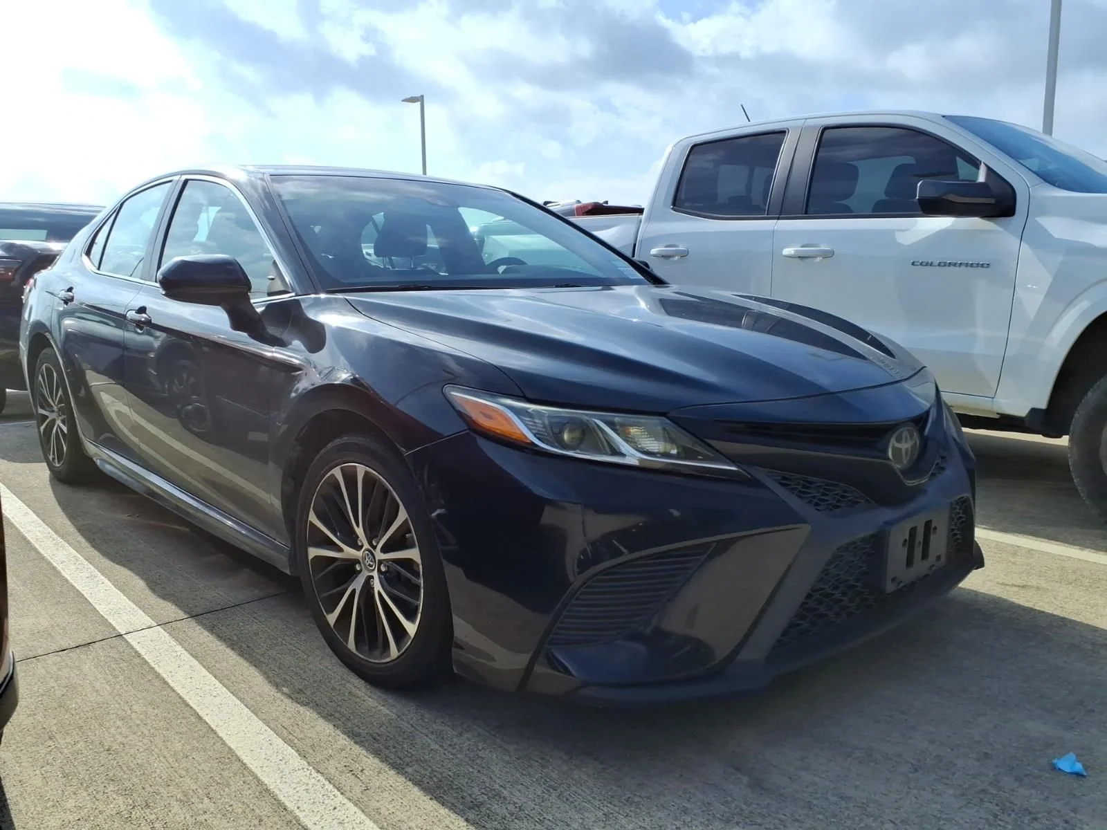 Used 2018 Black Toyota SE image 1