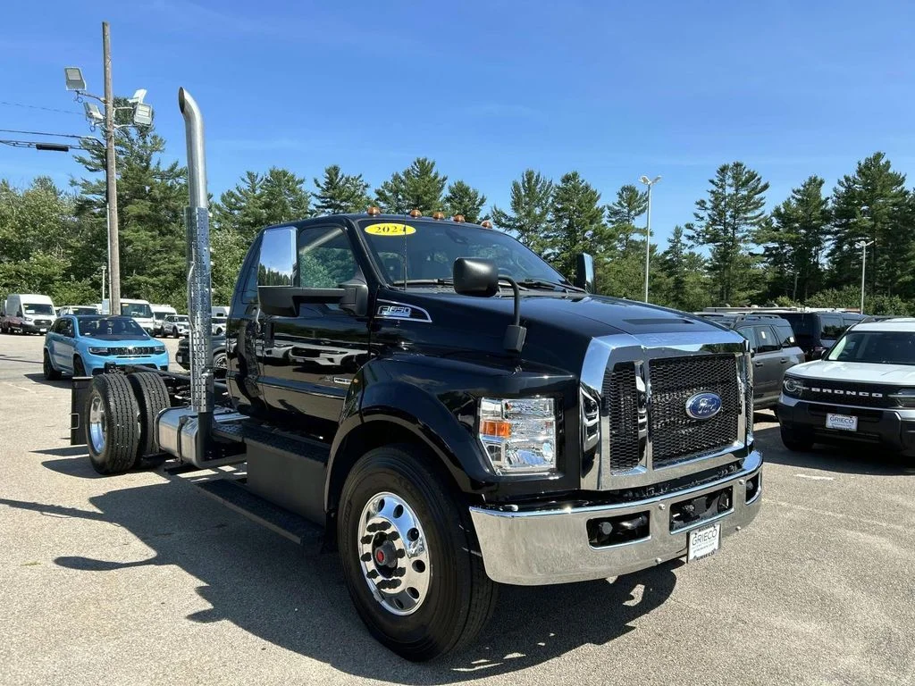 Used 2024 Black Ford  image 1