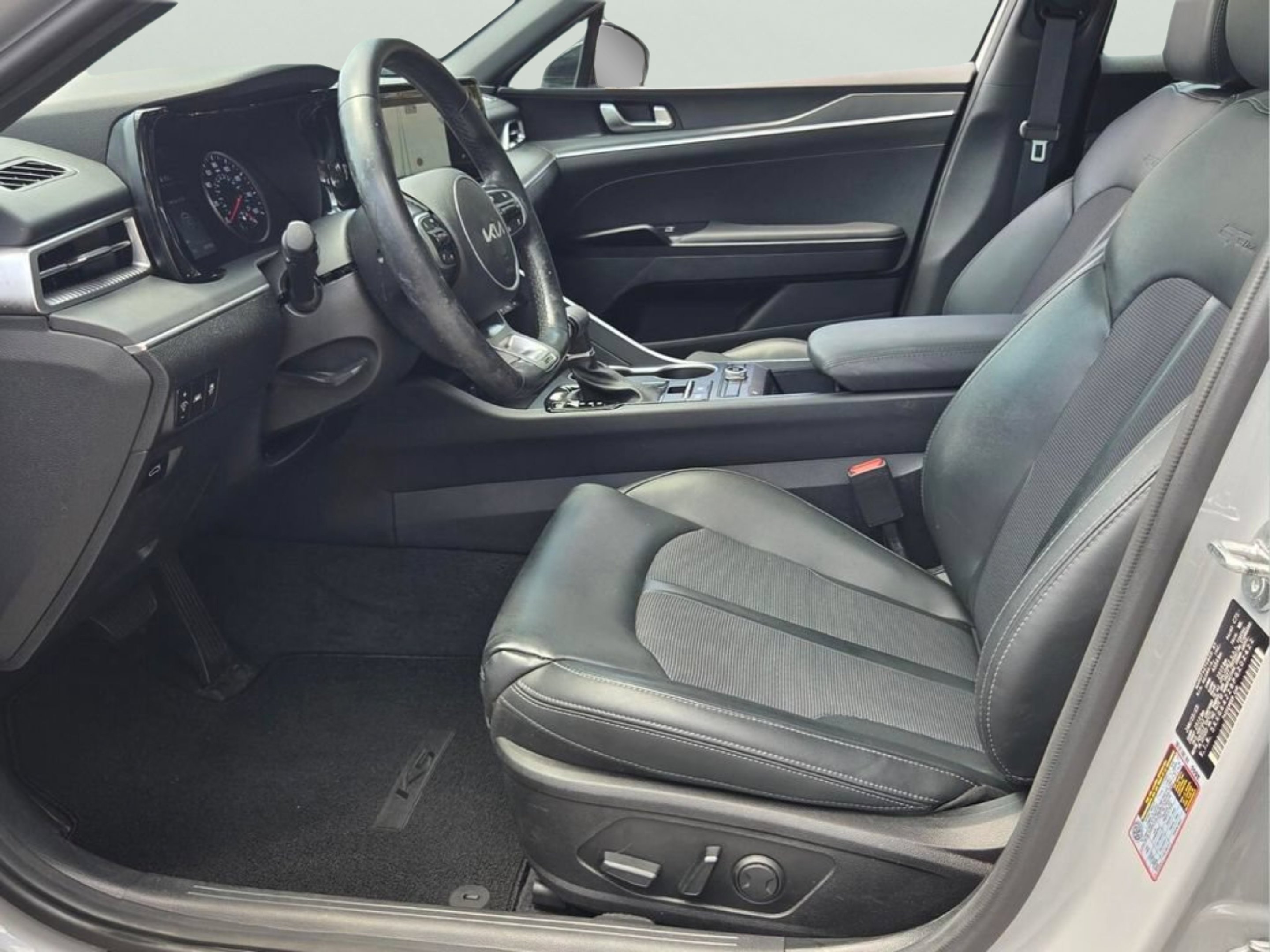 Used 2023 Wolf Gray Kia GT-Line image 9