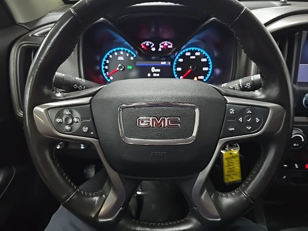 Used 2022 Summit White GMC AT4 w/Leather image 18