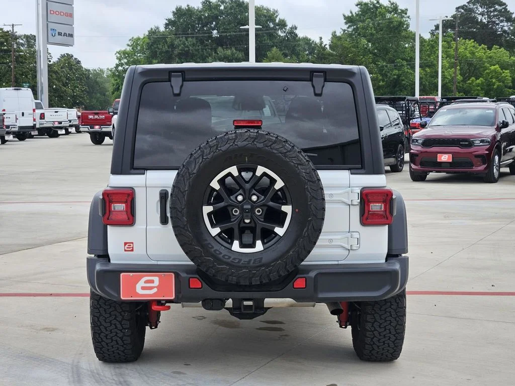 Used 2026 White Jeep Rubicon image 7