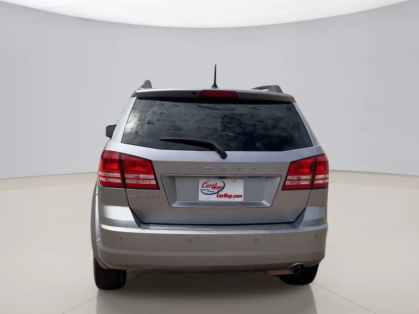 Used 2020 Gray Dodge SE image 4