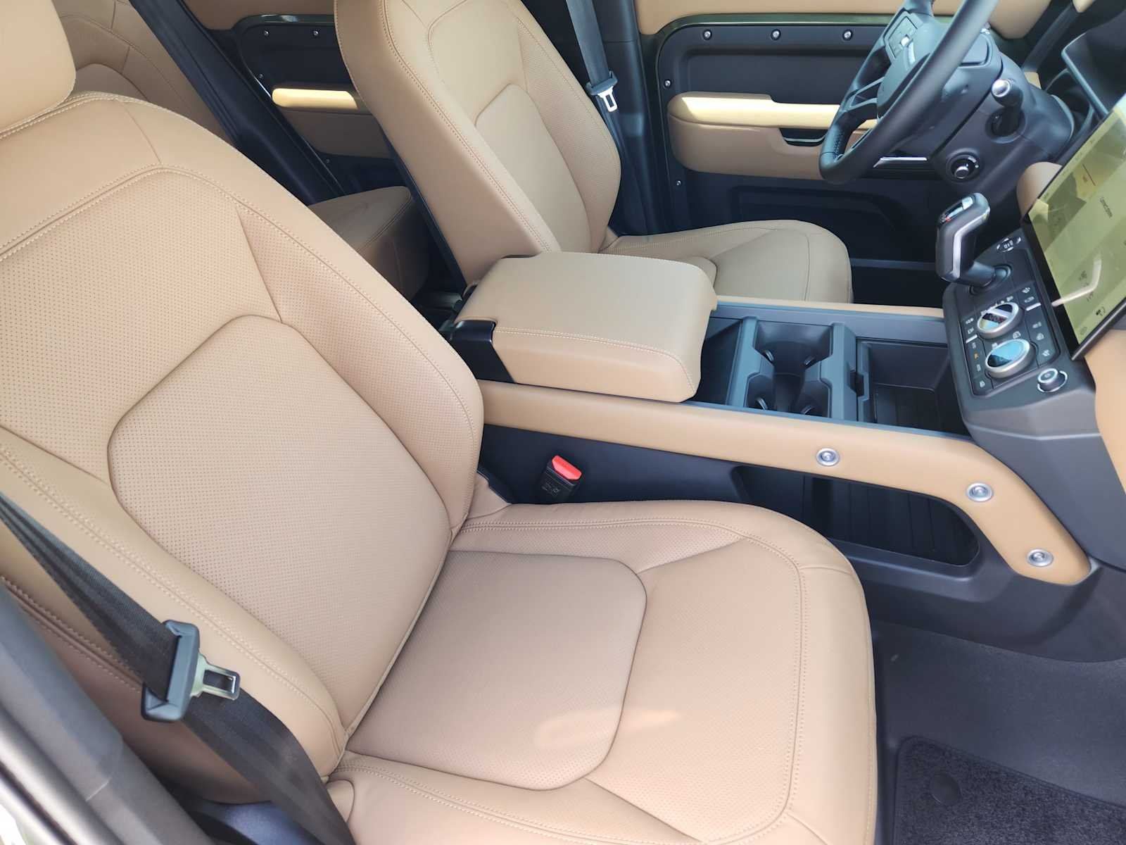 New 2026 Woolstone Green LAND ROVER X-Dynamic SE image 13