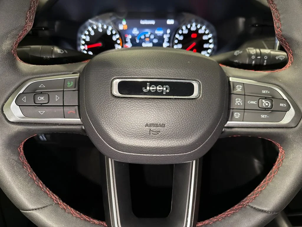 Certified Used 2025 Red Hot Pearlcoat Jeep Trailhawk image 28