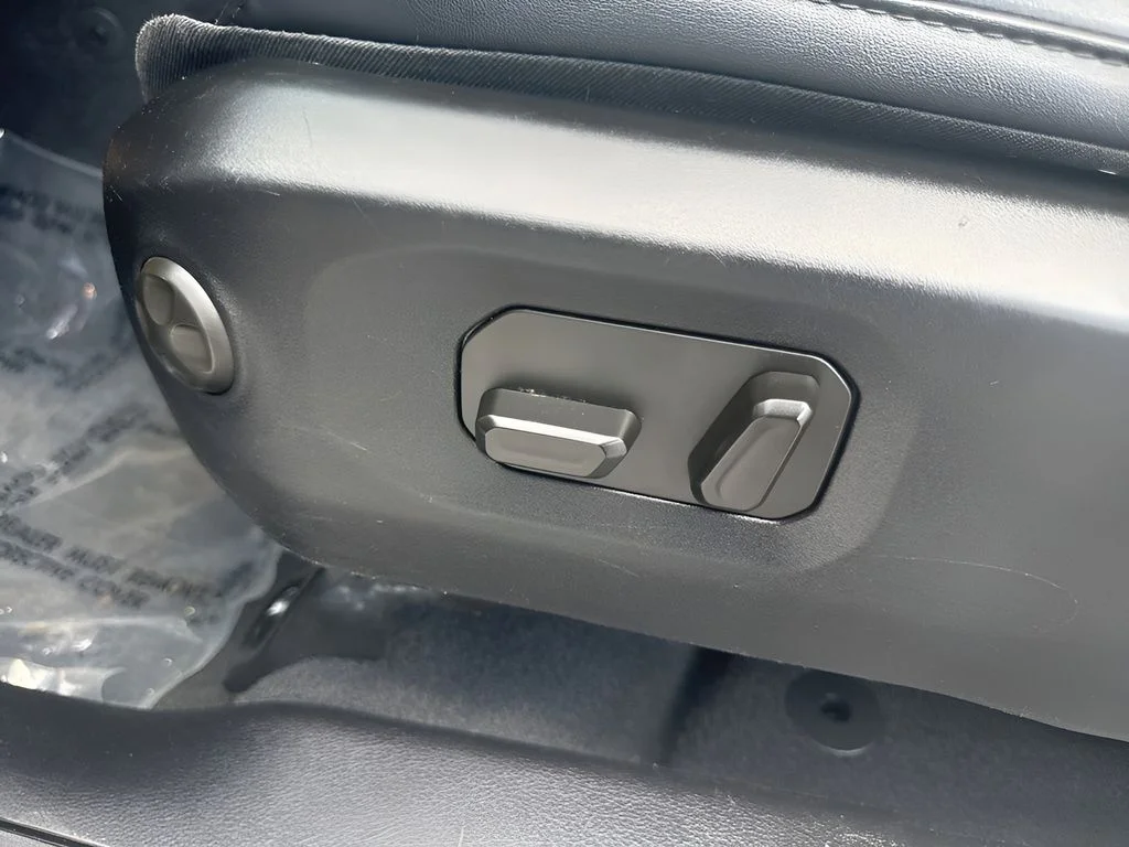 Used 2024 Gray Jeep Rubicon image 10