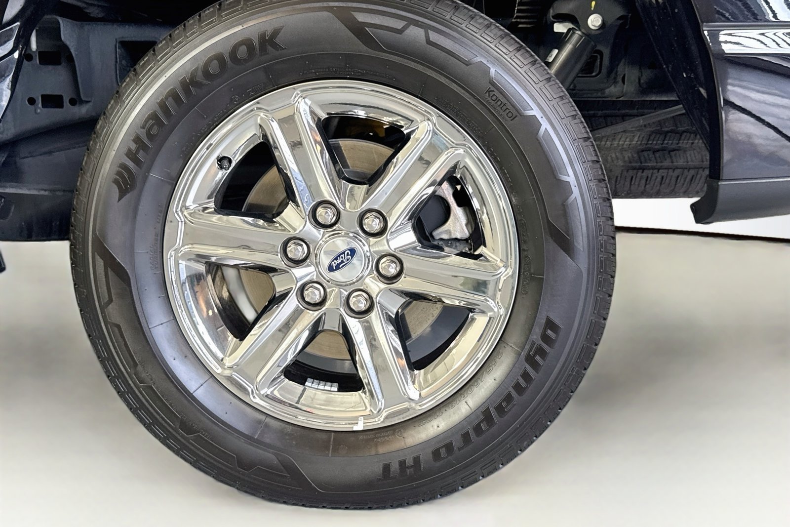 Used 2025 Agate Black Metallic Ford XLT image 29