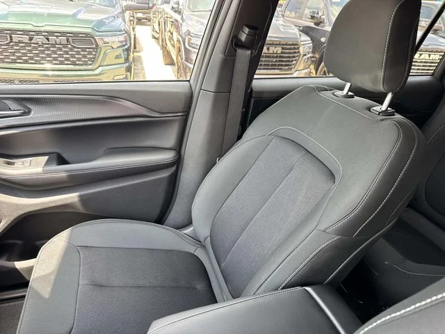 New 2026 White Jeep Laredo X image 17