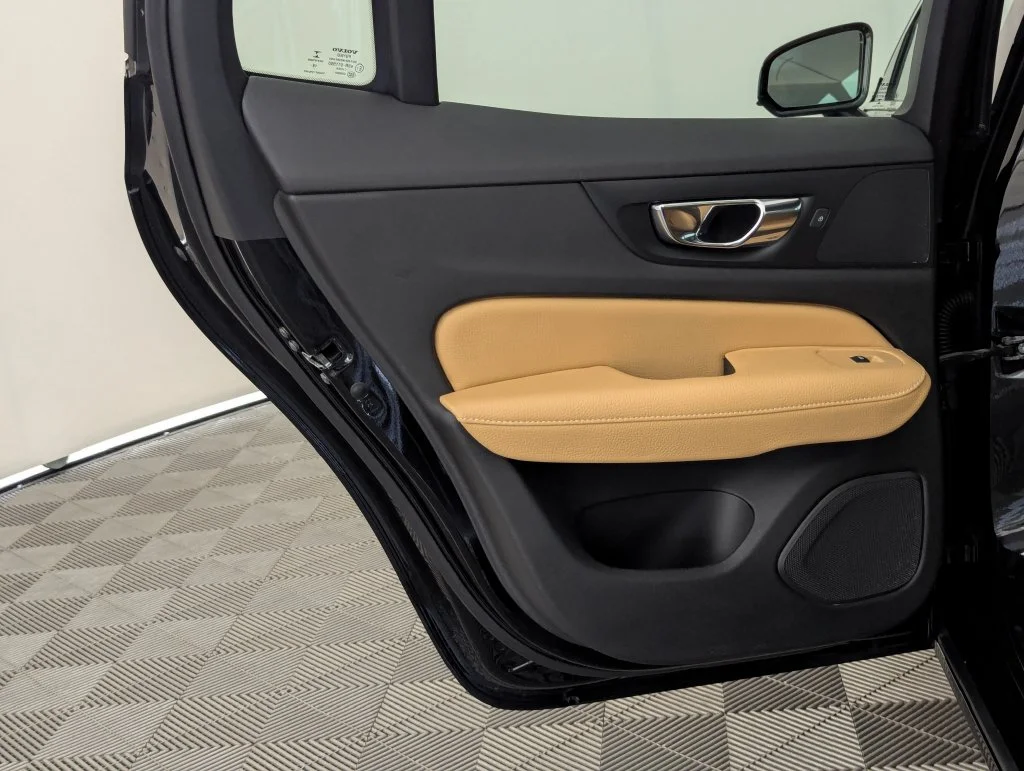 Used 2020 Black Volvo T5 Inscription image 55