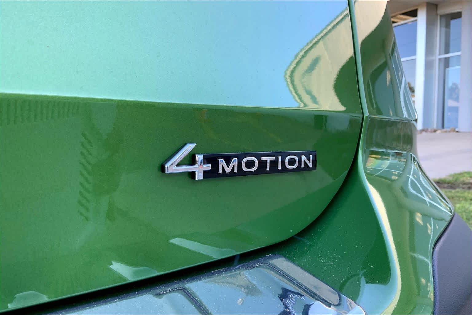New 2027 Bright Moss Gre Volkswagen SE image 15