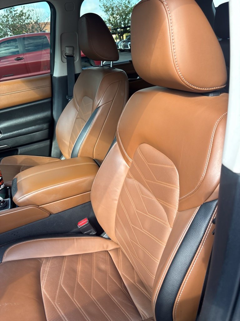 Used 2023 Gray Nissan Platinum image 6