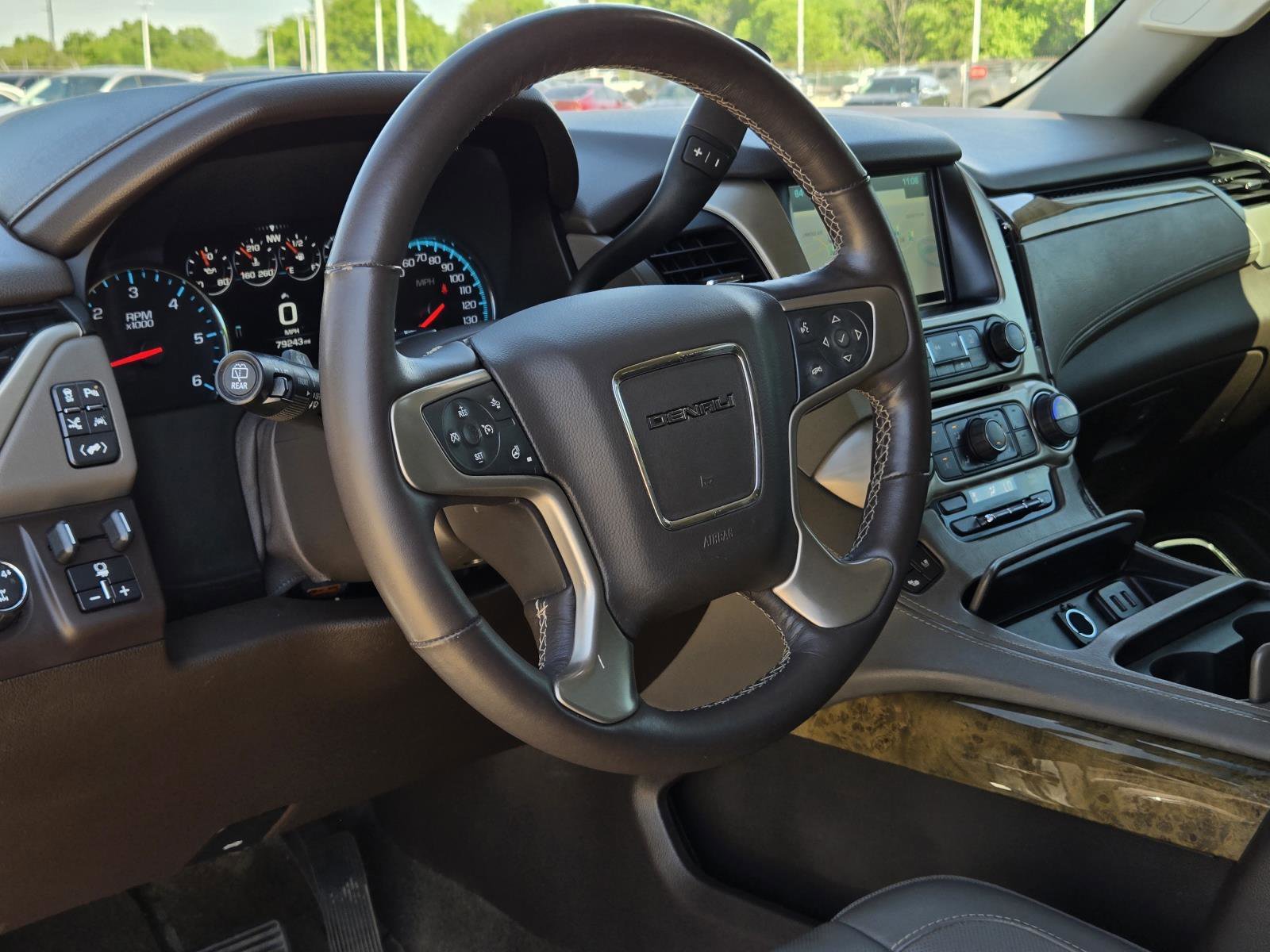 Used 2017 White Frost Tricoat GMC Denali image 32