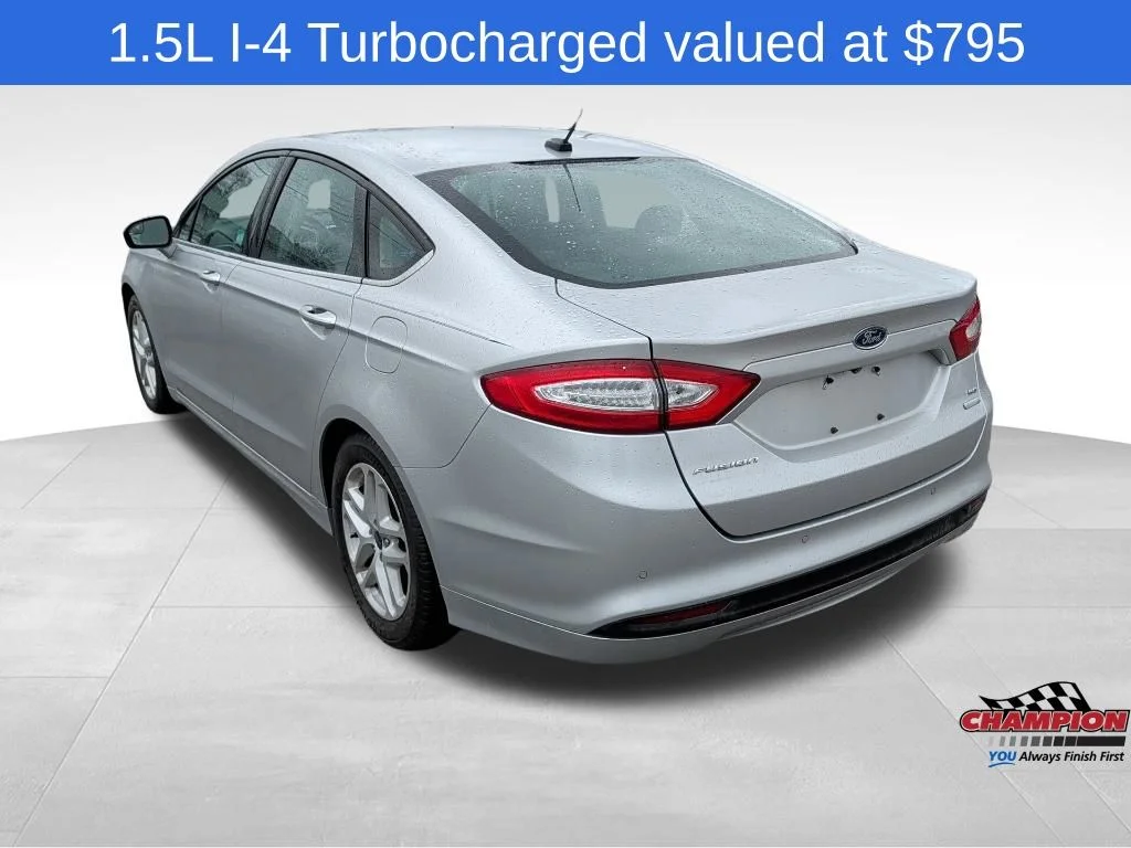 Used 2016 Silver Ford SE image 3