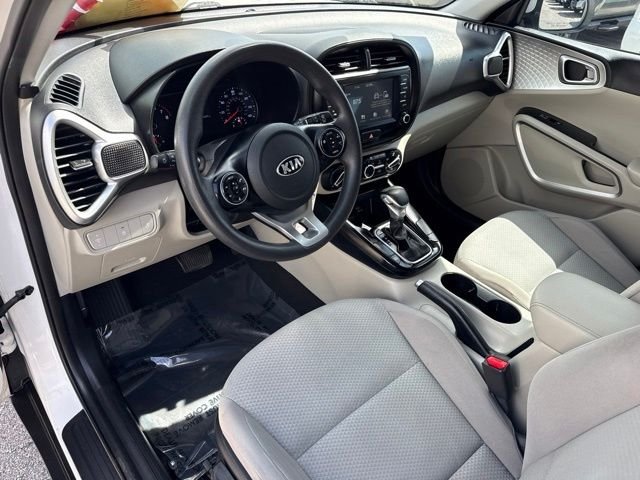 Used 2021 White Kia LX image 10