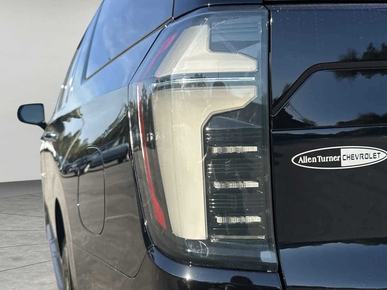 2026 Chevrolet Suburban Premier - Photo 34