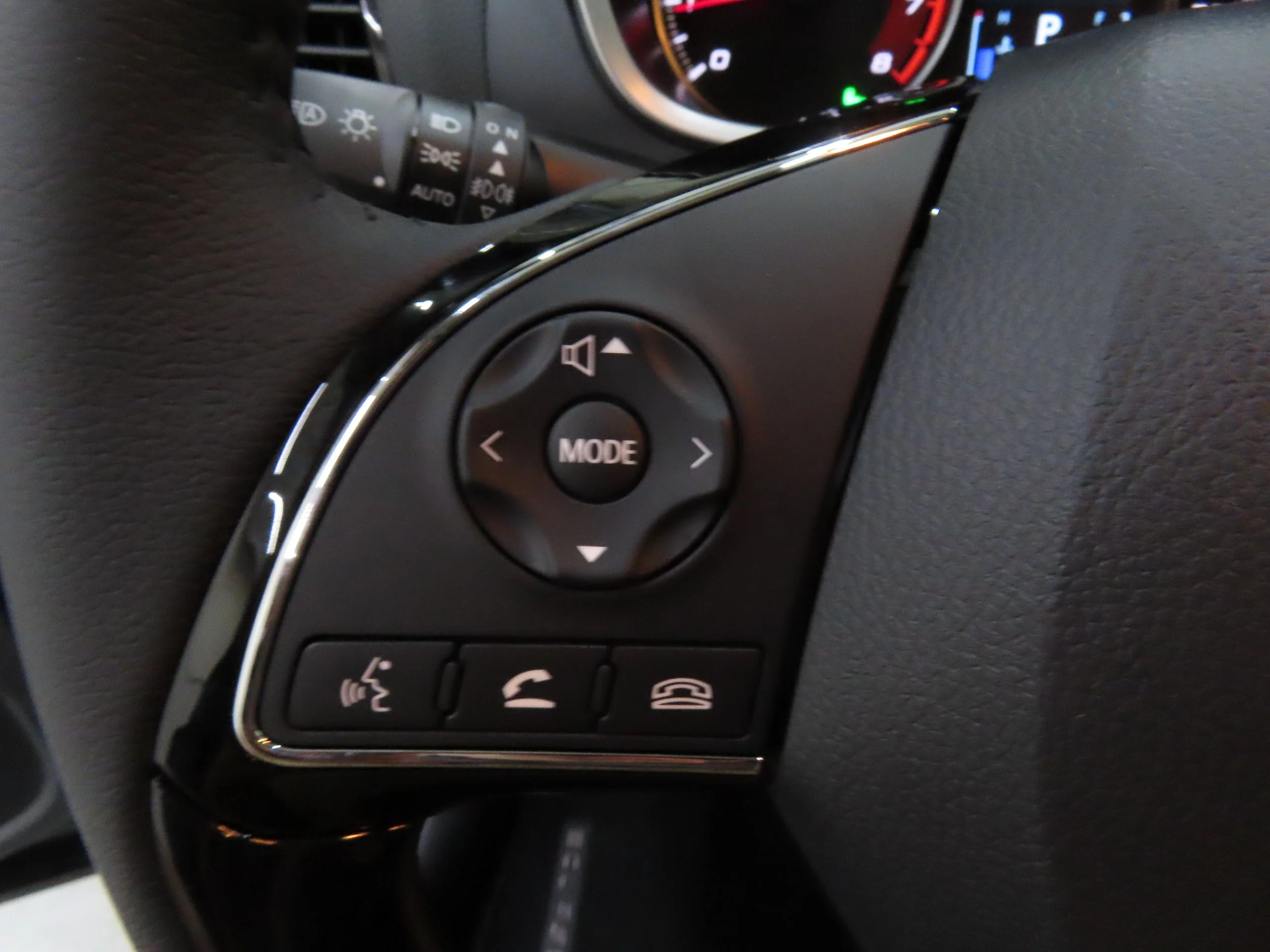 New 2026 Black Mitsubishi SE image 13