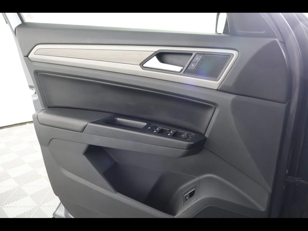 Used 2021 Gray Volkswagen SEL image 31