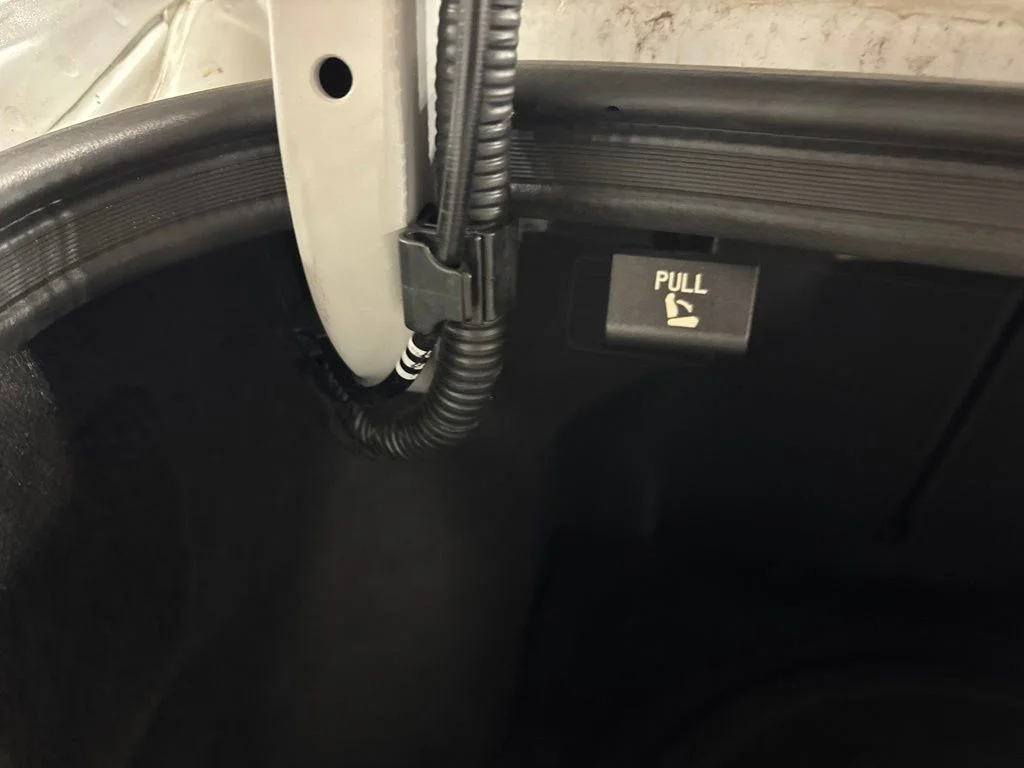 Used 2020 Silver Hyundai SE image 26