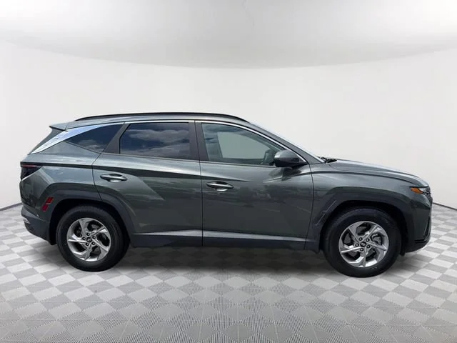 Used 2022 Gray Hyundai SEL image 4