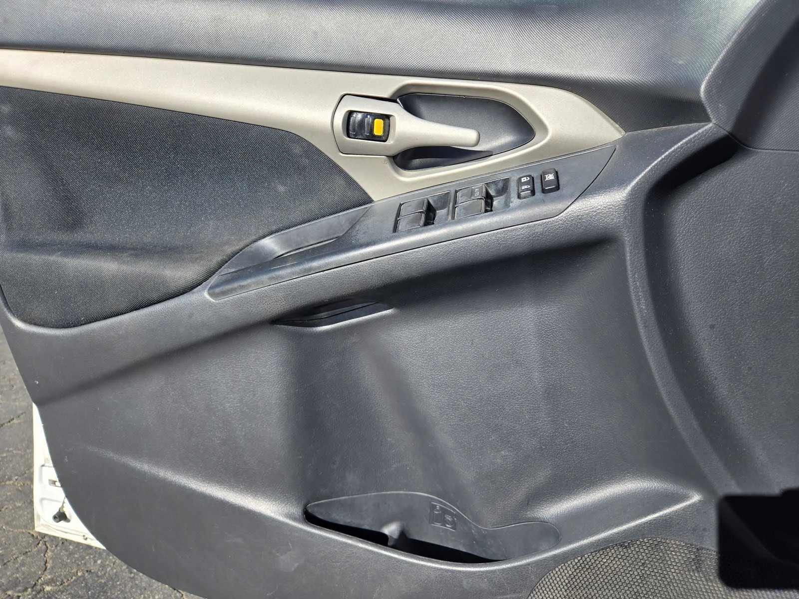 Used 2011  Toyota  image 23