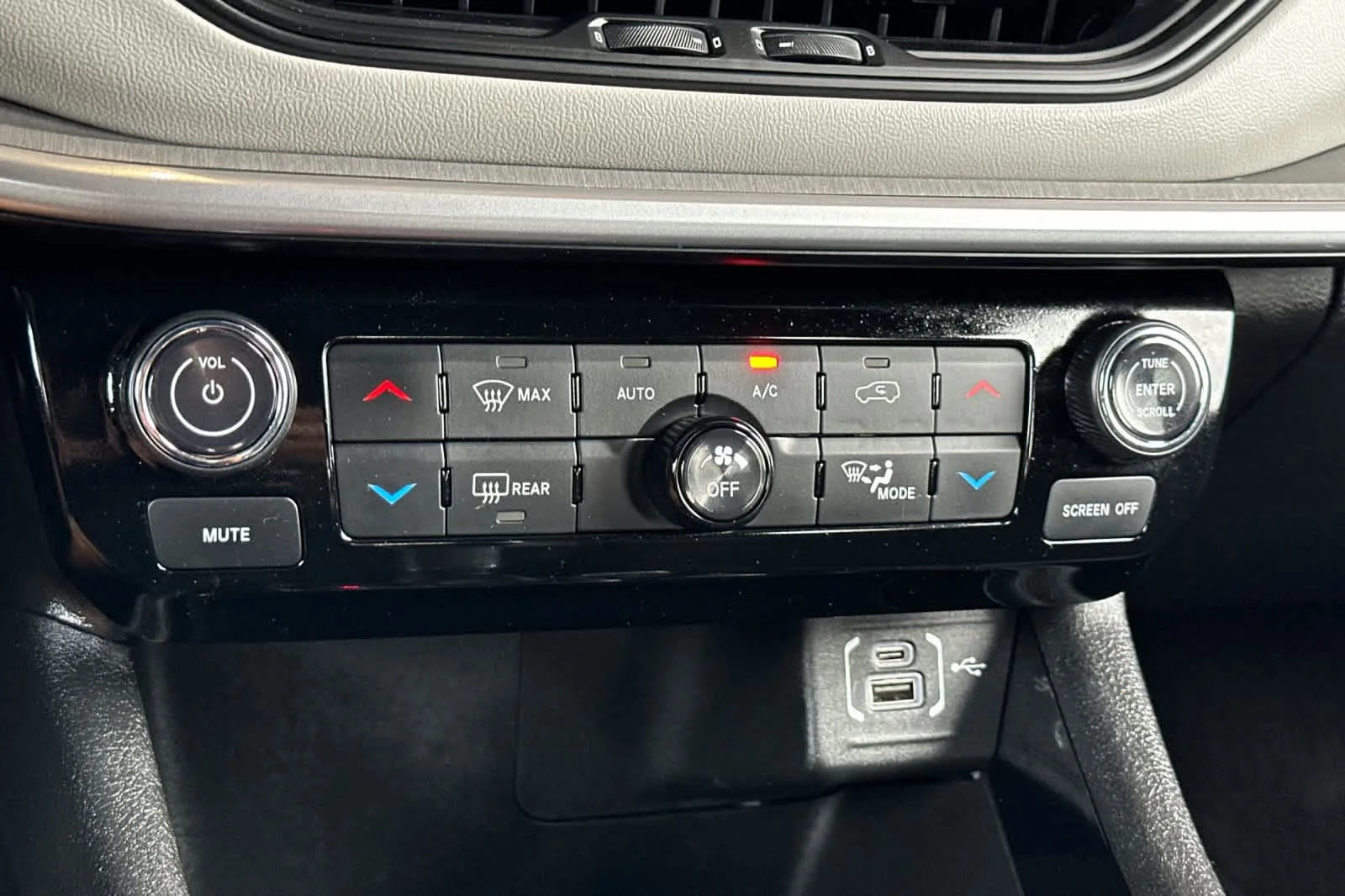 Certified Used 2025 Red Jeep Limited image 20
