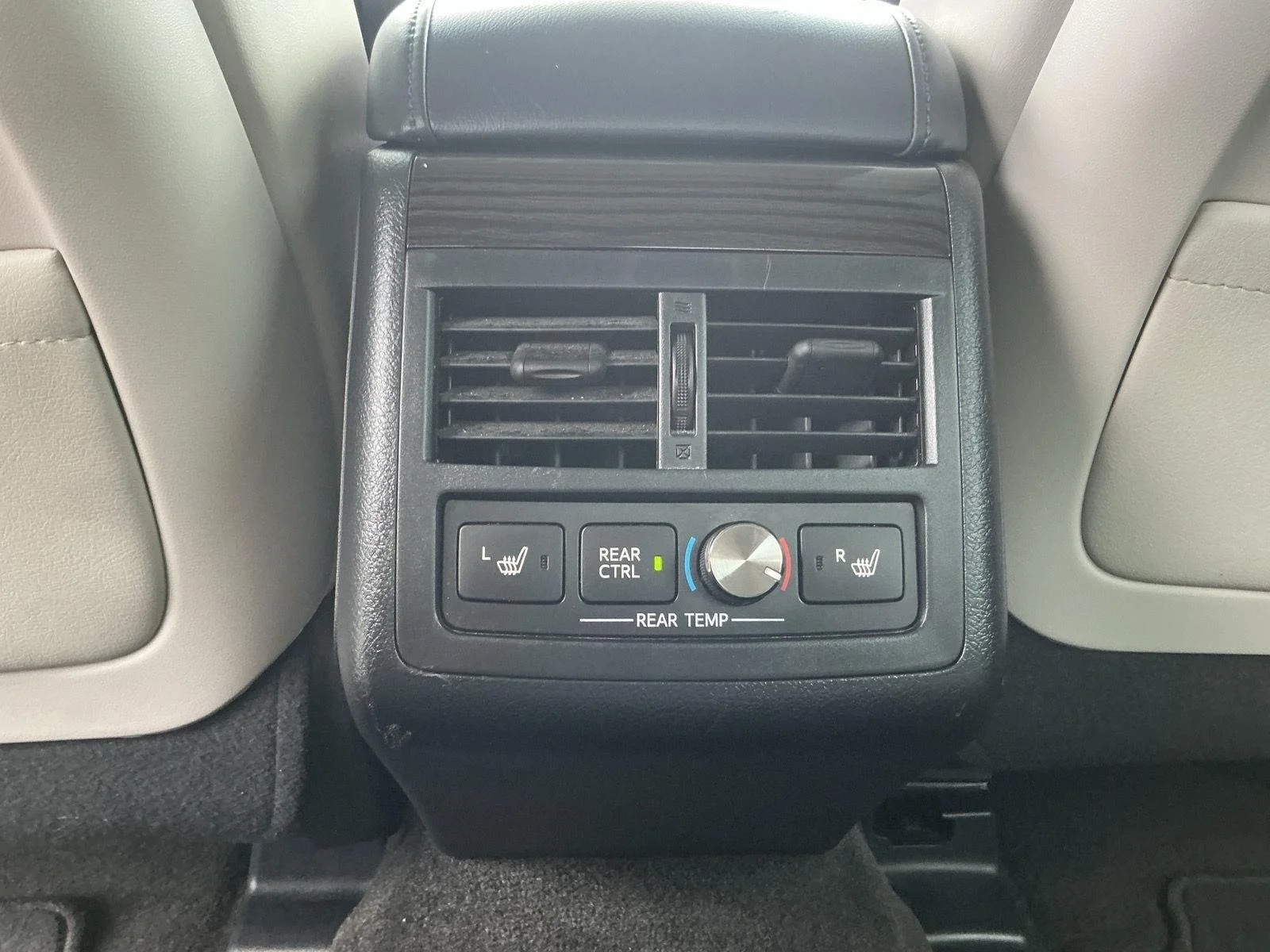 Used 2013 Classic Silver Metallic Toyota Limited image 16