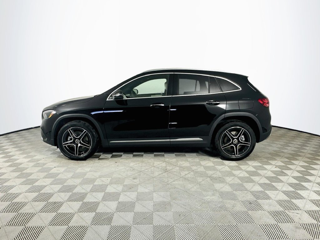 New 2026 Cosmos Black Metallic Mercedes-Benz GLA 250 image 4