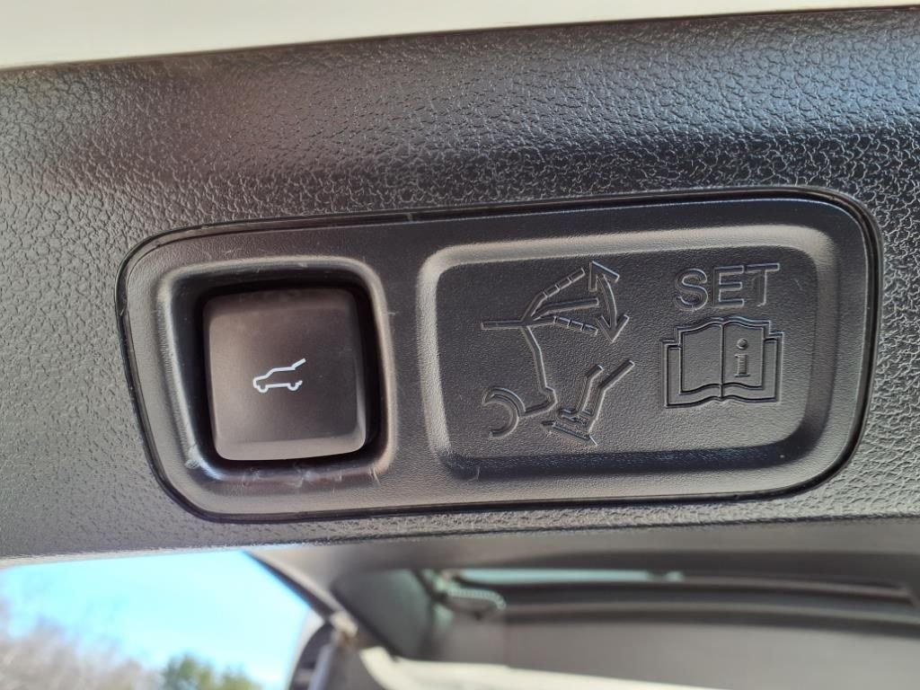 Certified Used 2020 White Metallic Ford King Ranch image 12