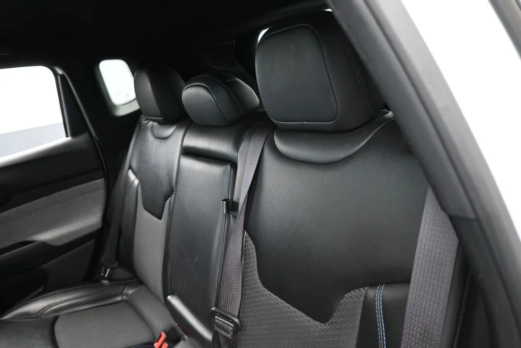 Used 2023 Bright White Clearcoat Jeep Latitude image 27
