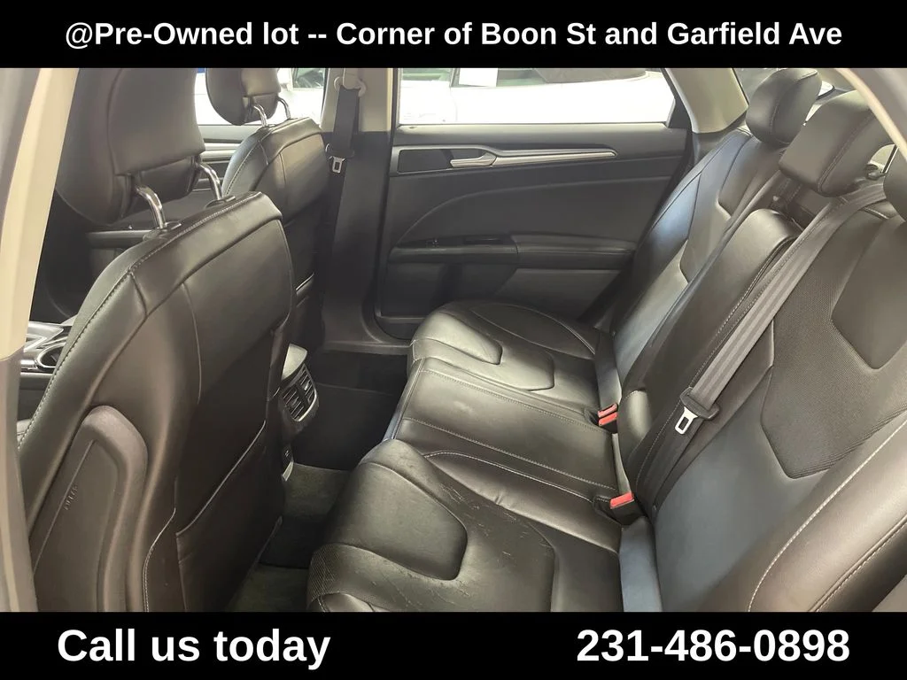 Used 2014 Silver Ford Titanium image 27