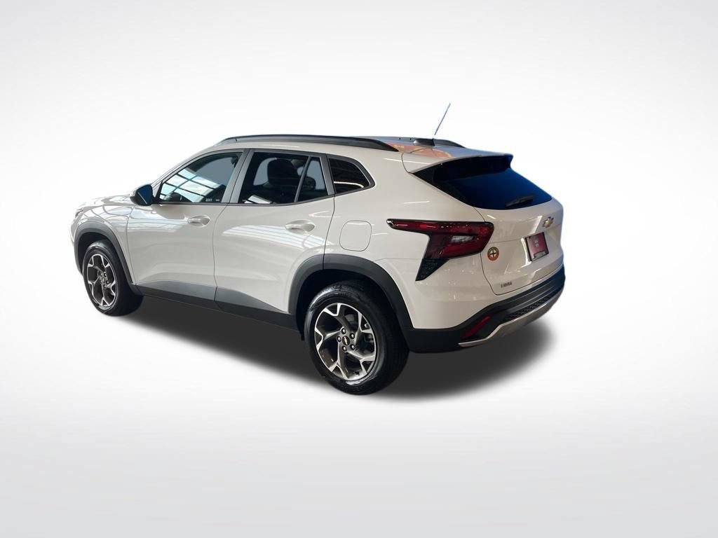 New 2026 Summit White Chevrolet LT image 19
