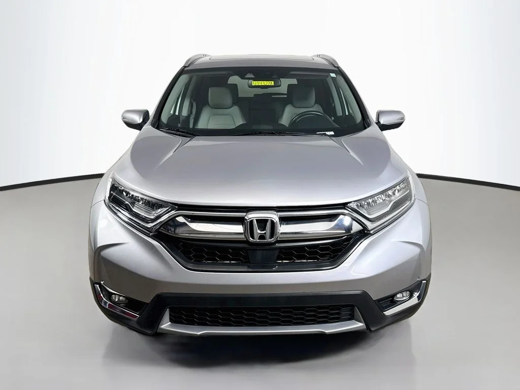 Used 2019 Lunar Silver Metallic Honda Touring image 2