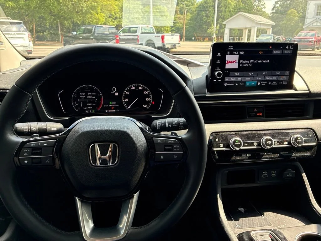 Used 2025 White Honda Touring image 16