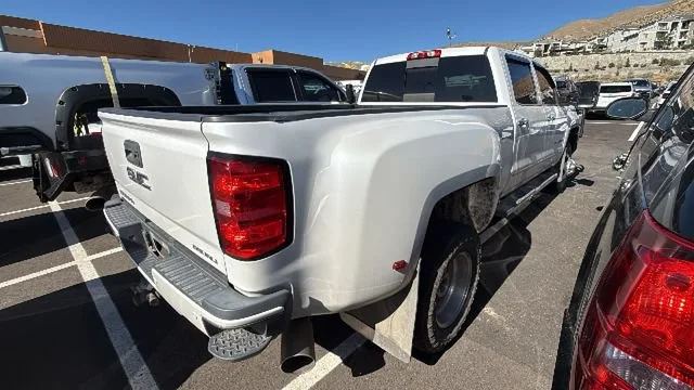 Used 2019 WHITE FROST TRICOAT GMC Denali image 3