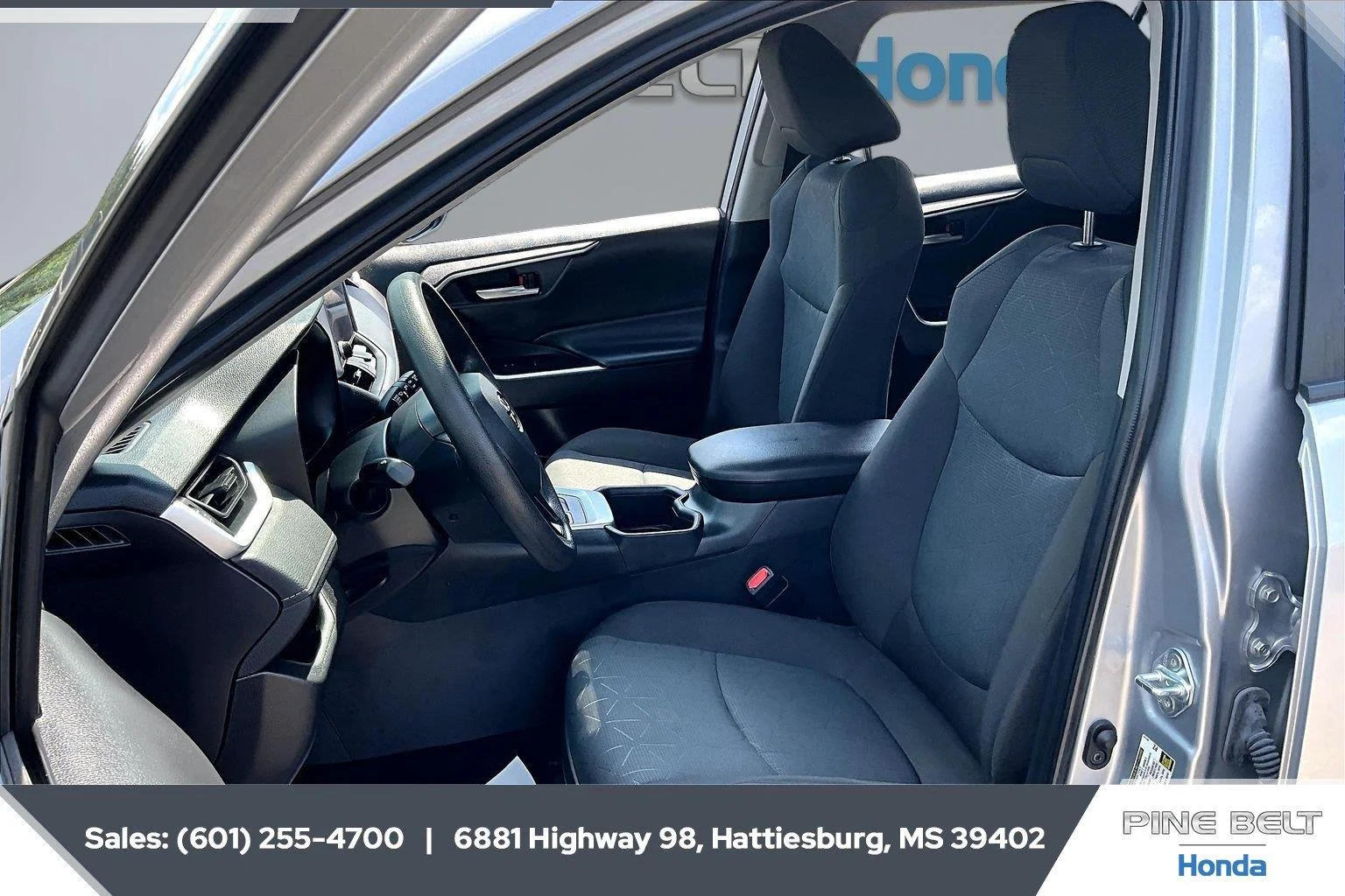 Used 2025 Silver Sky Metallic Toyota XLE image 18