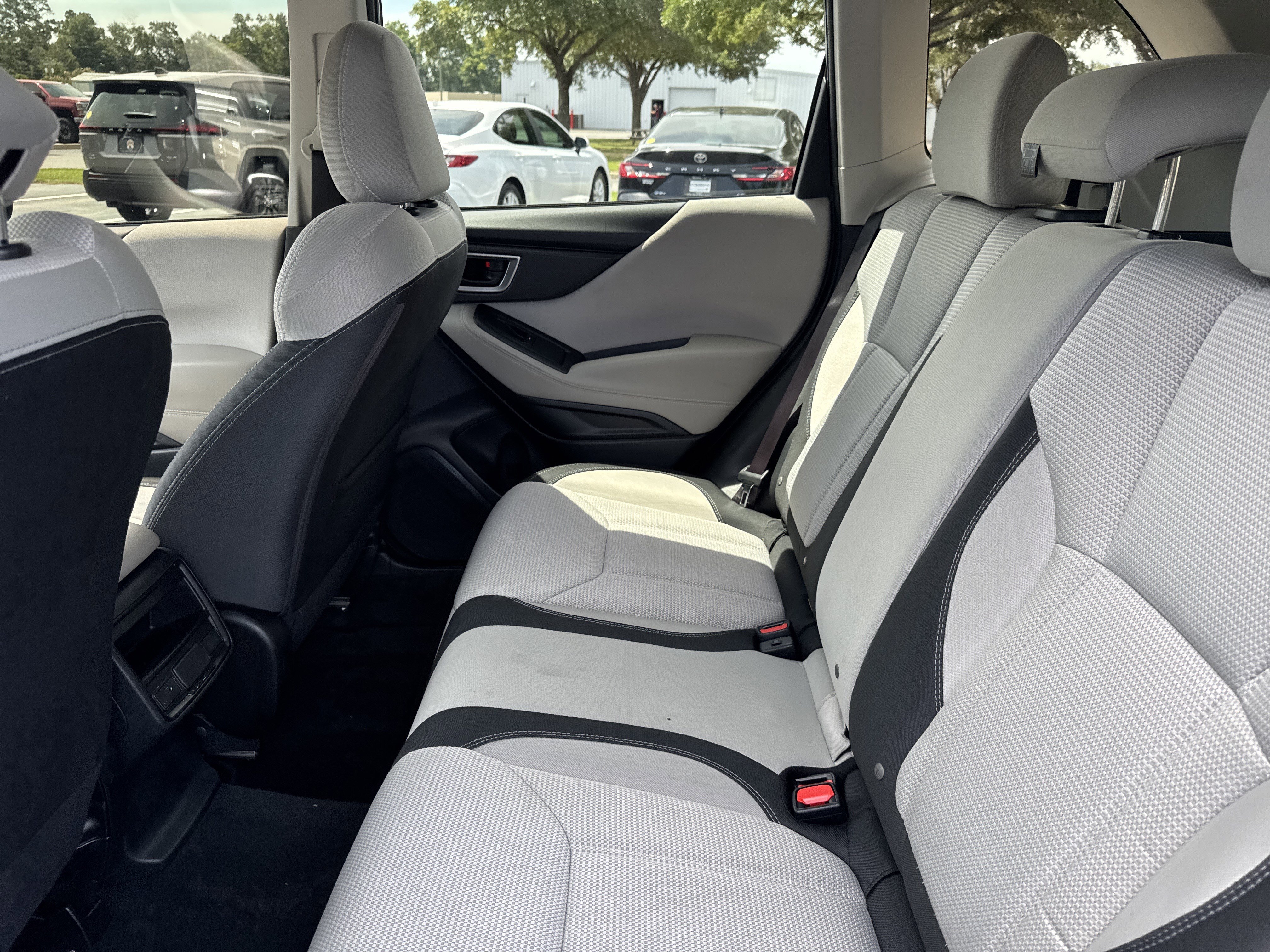 Used 2022 Cascade Green Silica Subaru Base image 23