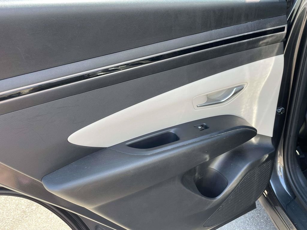 Used 2022 Gray Hyundai SE image 12