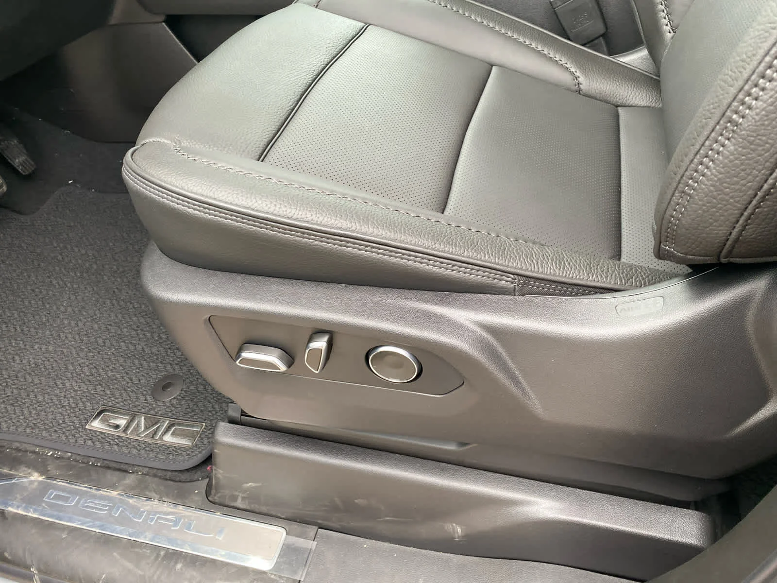 New 2026 Sterling Metallic GMC Denali image 9