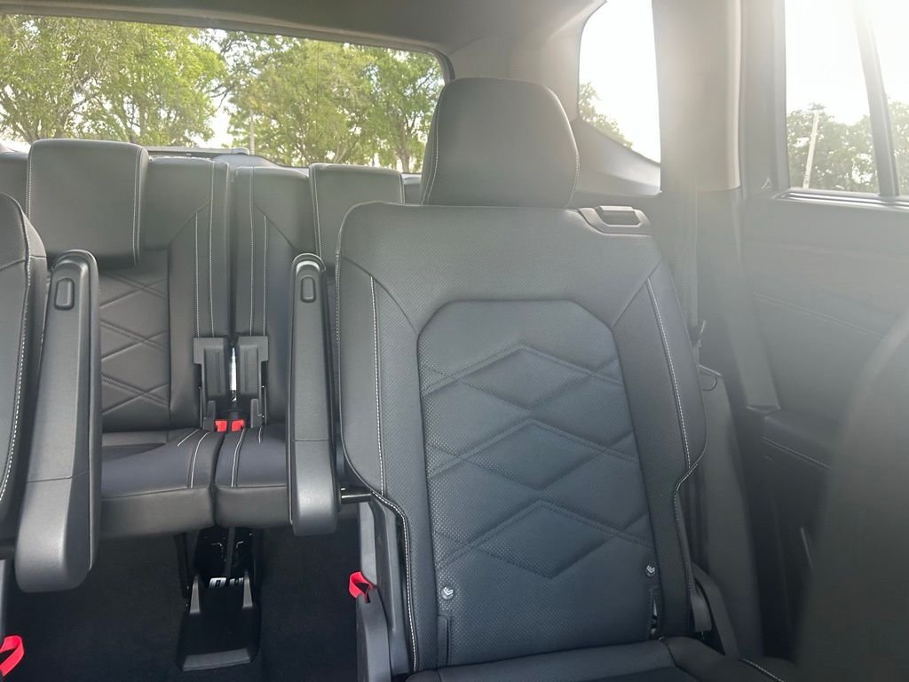 New 2026 Green Volkswagen 2.0T SE w/Technology image 14