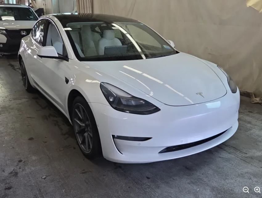 Used 2022 White Tesla Long Range image 4