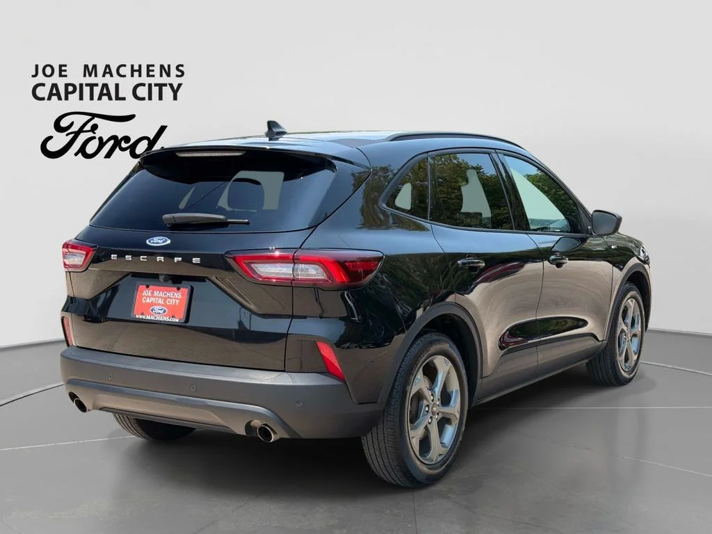 Used 2025 Agate Black Metallic Ford ST-Line image 5
