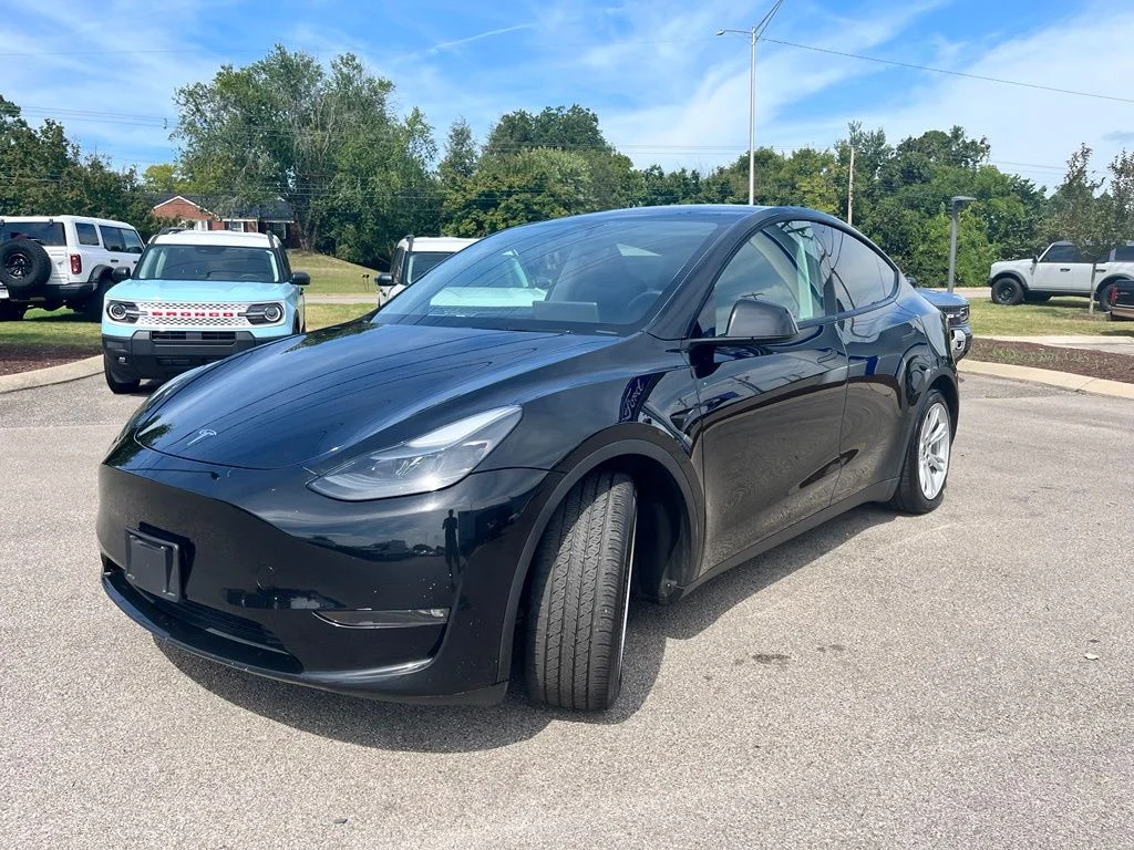 Used 2024 Black Tesla Long Range image 3