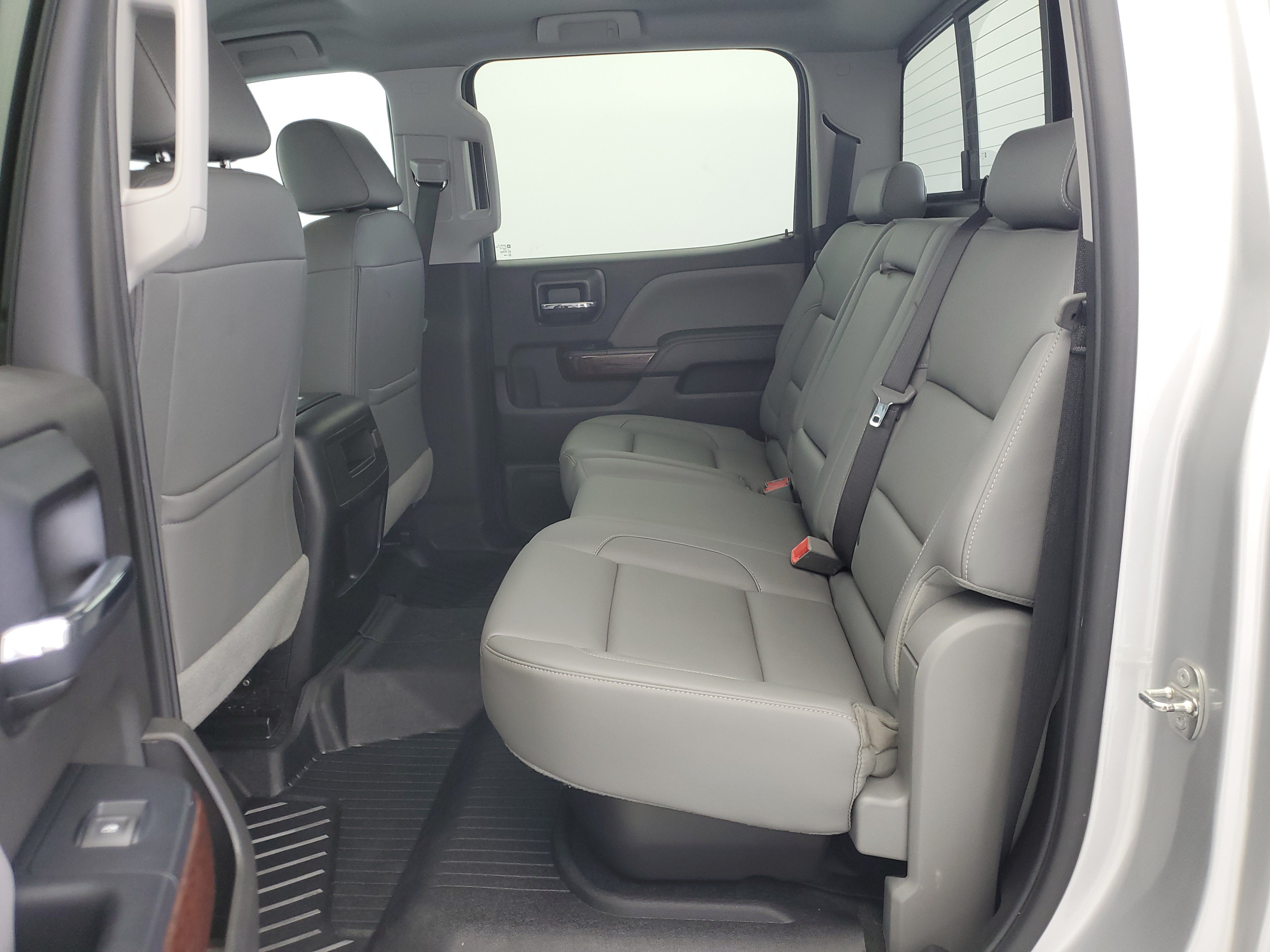 Used 2018 Quicksilver Metallic GMC SLT image 14