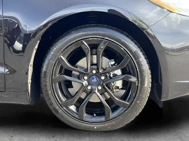 Used 2019 Black Ford SE image 26