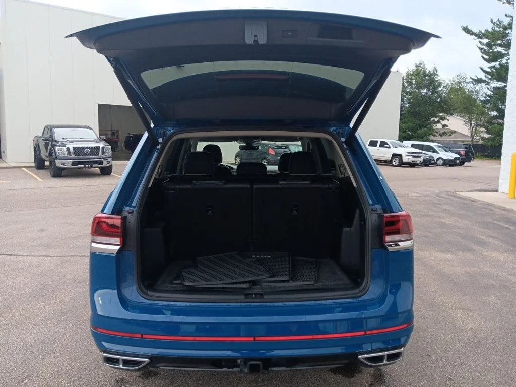 Used 2026 Mountain Lake Blue Metallic Volkswagen 2.0T SEL Premium R-Line image 29