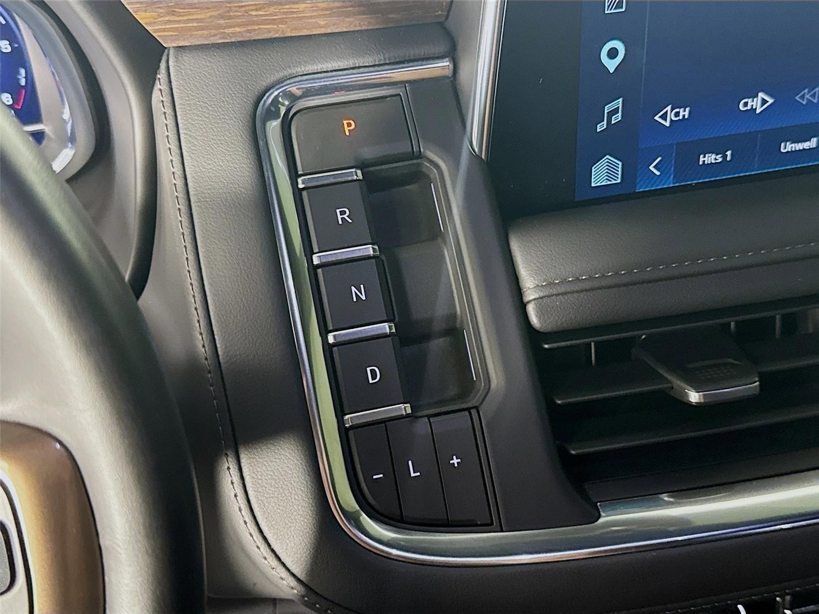 Used 2023 Black Chevrolet High Country image 19