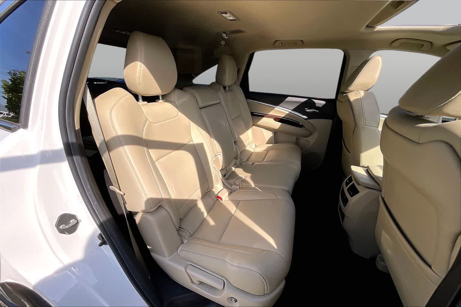 Used 2020 Platinum White Pearl Acura  image 19