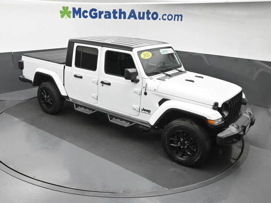 Used 2022 White Jeep Sport image 4