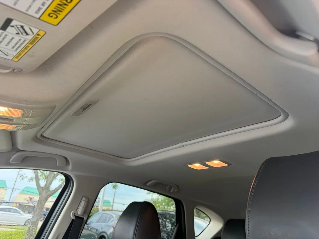 Used 2018 White Mazda Touring image 24